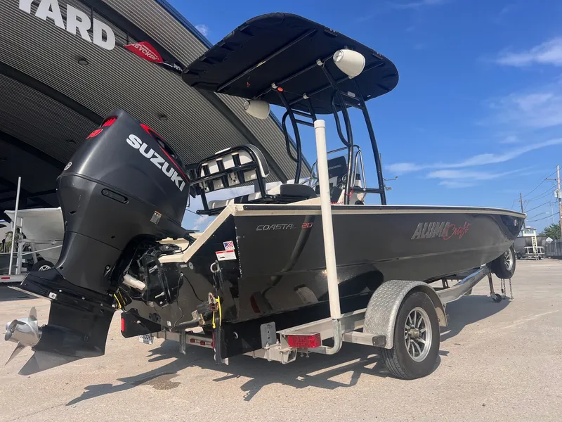 Slide: The Image of Alumacraft 20 Bay 2021 - 4