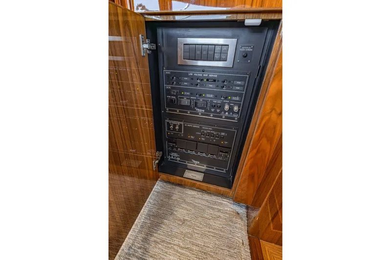 Slide: The Image of Viking 72 Convertible 2022 - 41