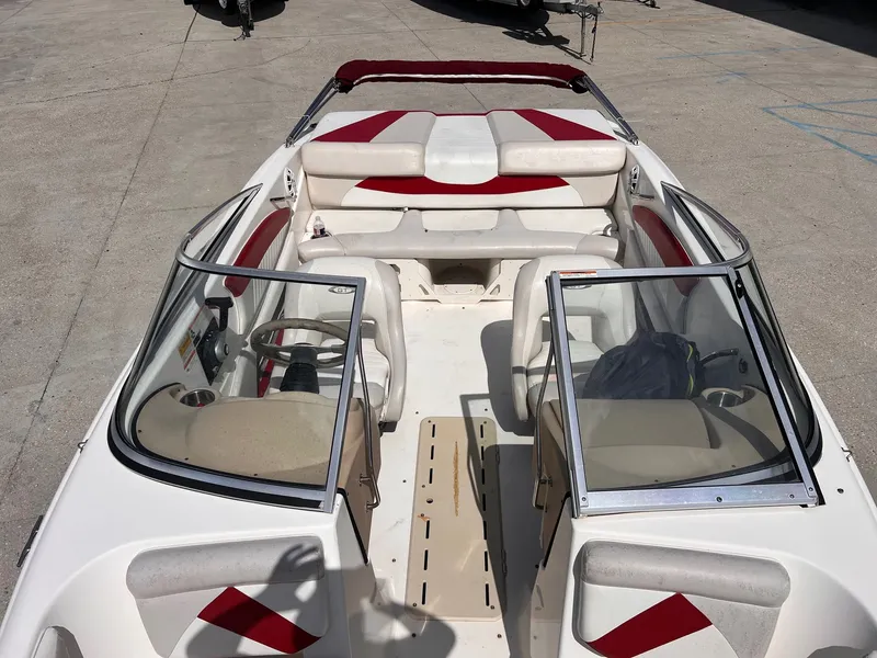 Slide: The Image of Glastron GT 205 2007 - 3