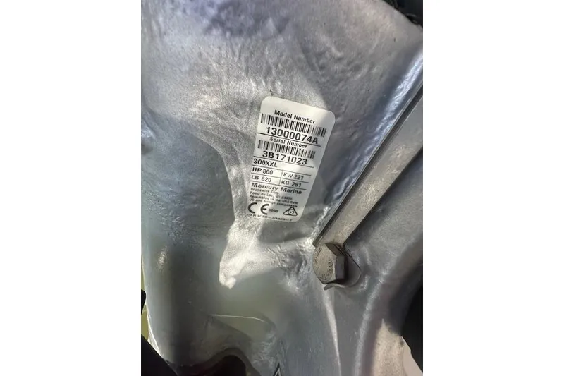 Slide: The Image of Label on Schaefer 400, 2023 model, displaying serial and model numbers. - 58