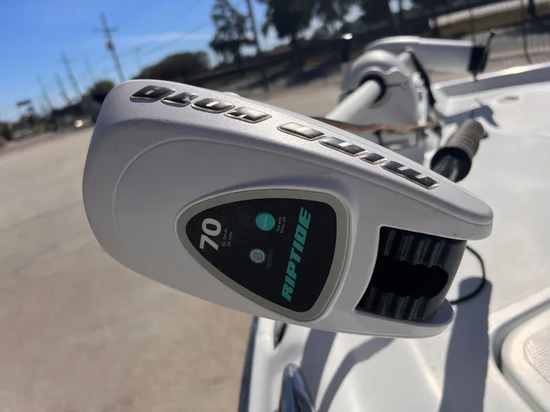 Slide: The Image of Fishmaster 2300 2003 - 7