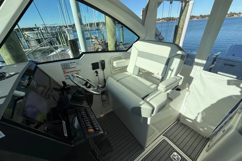 Slide: The Image of 2022 Pursuit DC 326 Dual Console - 18