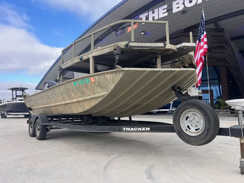 Slide: The Image of Tracker Grizzly 2072 MVX CC Sportsman 2017 - 4