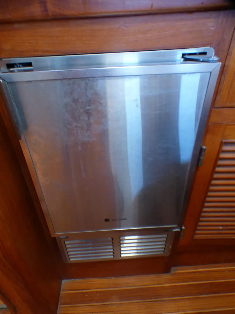 Slide: The Image of Stainless Steel Ice Maker in Aft Cabin - 39