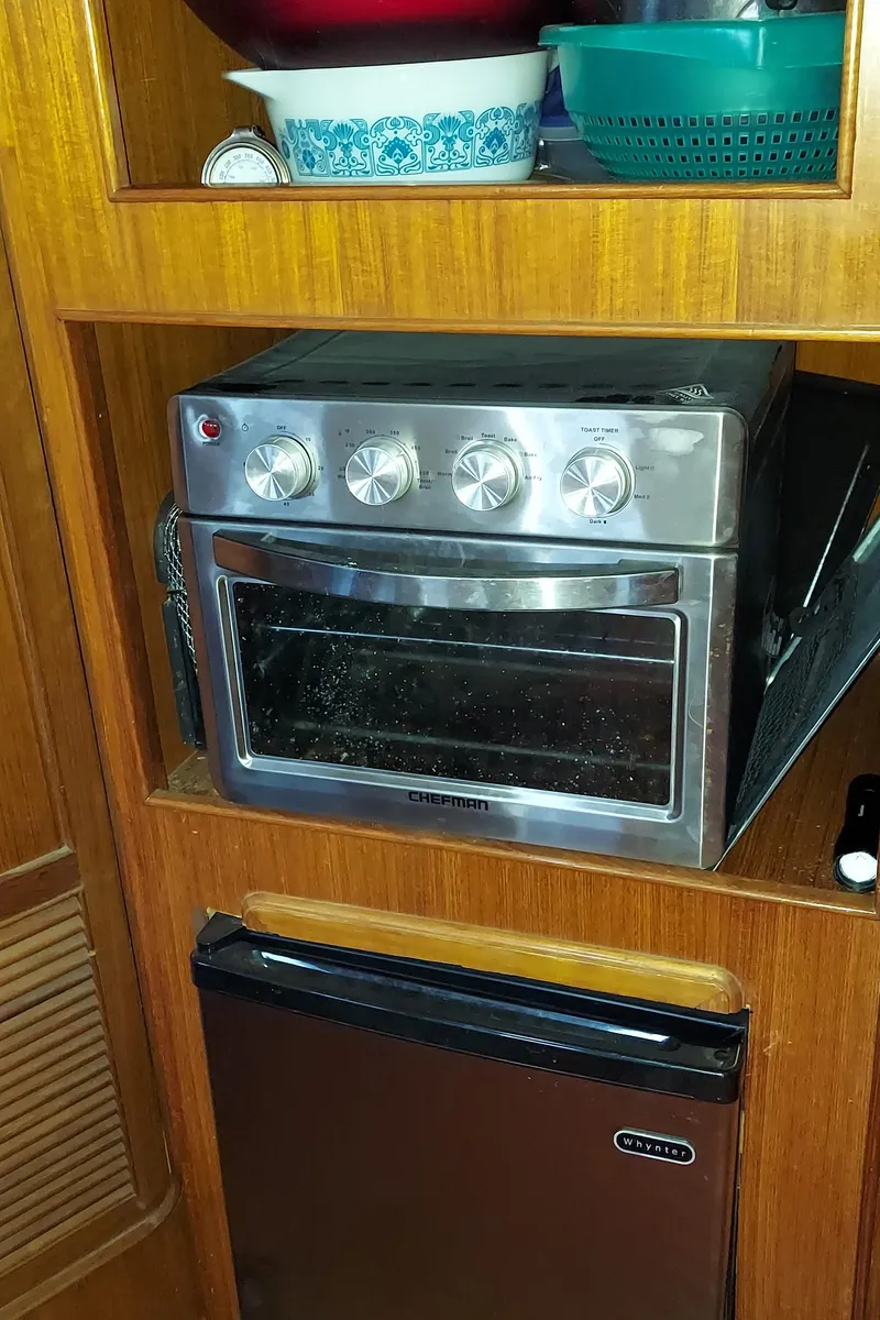 Slide: The Image of Spindrift 39 ft. Aft Cabin Twin Diesel 1984 - 51