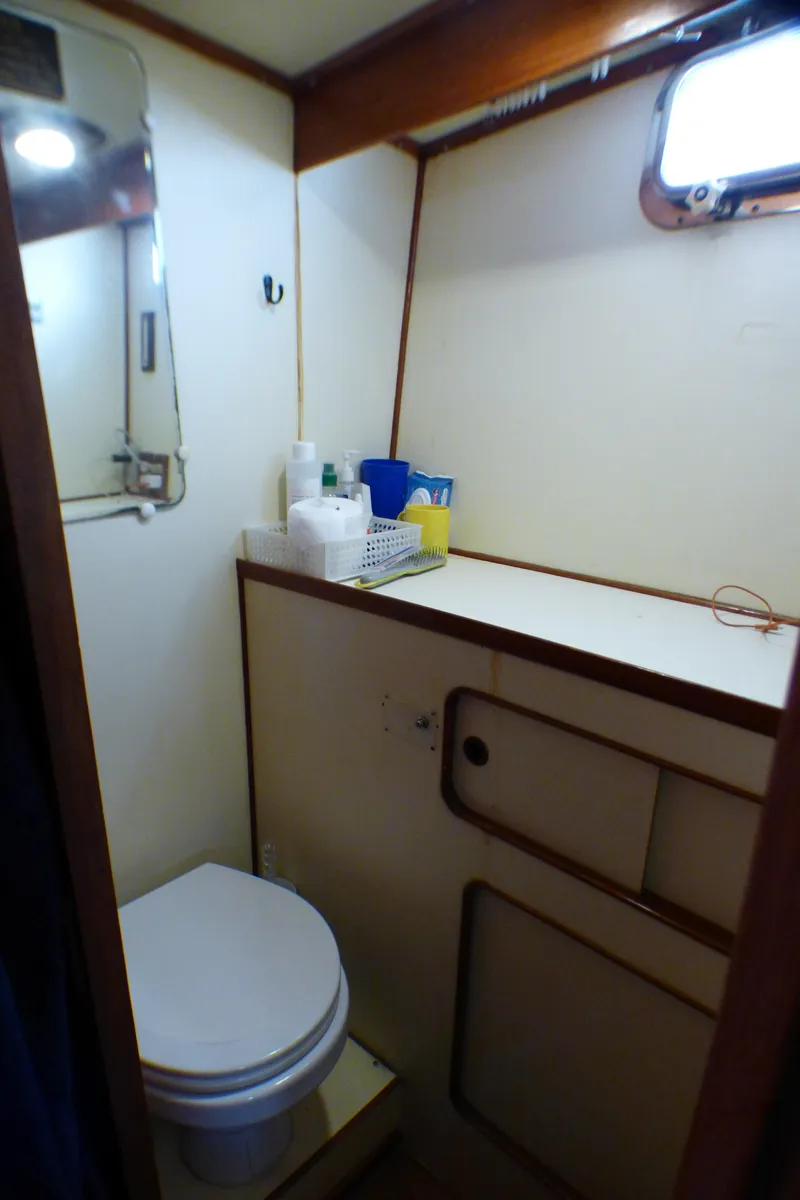 Slide: The Image of Spindrift 39 ft. Aft Cabin Twin Diesel 1984 - 54