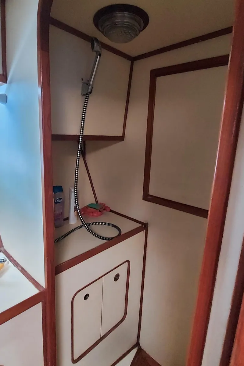 Slide: The Image of Spindrift 39 ft. Aft Cabin Twin Diesel 1984 - 59