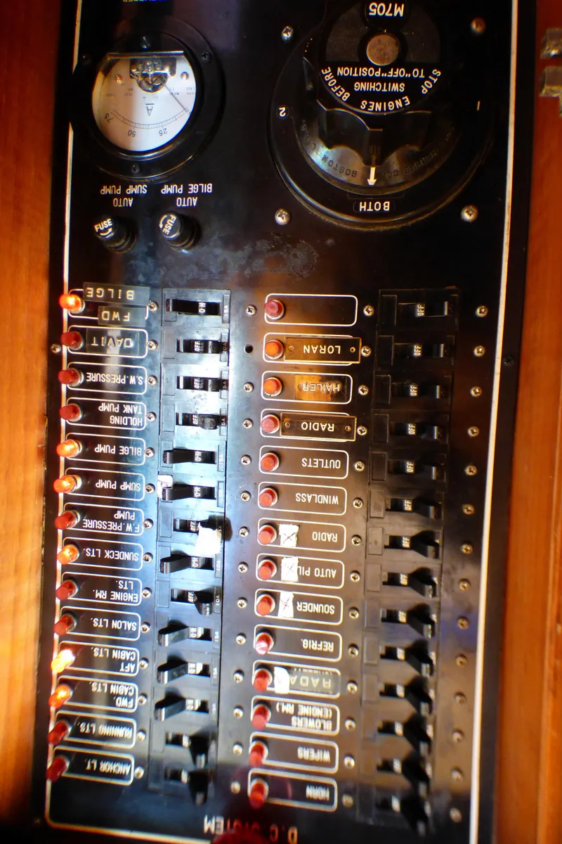 Slide: The Image of Spindrift 39 ft. Aft Cabin Twin Diesel 1984 - 61