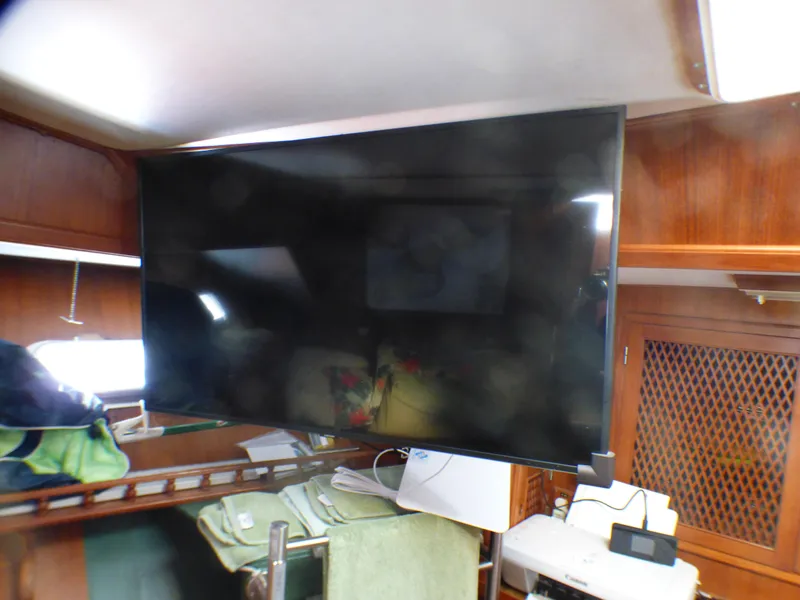 Slide: The Image of Spindrift 39 ft. Aft Cabin Twin Diesel 1984 - 63