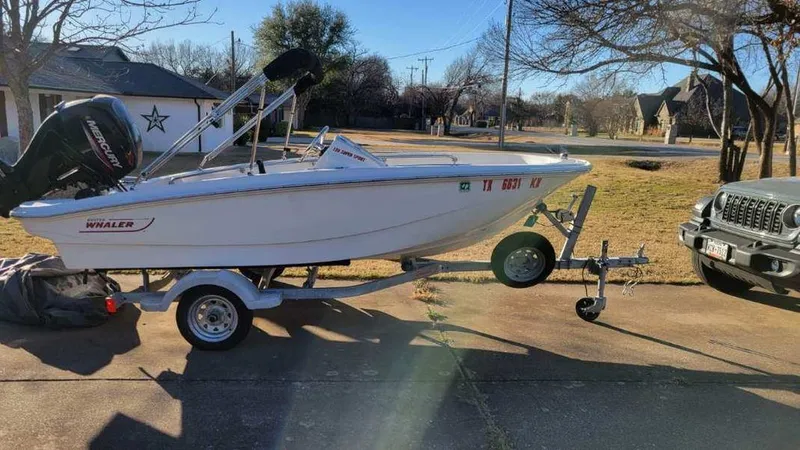 Slide: The Image of Boston Whaler Super Sport 2023 - 3