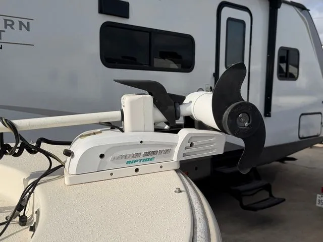 Slide: The Image of Carolina JVX18CC 2018 - 21