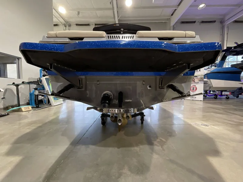 Slide: The Image of Supreme S220 2026 - 10