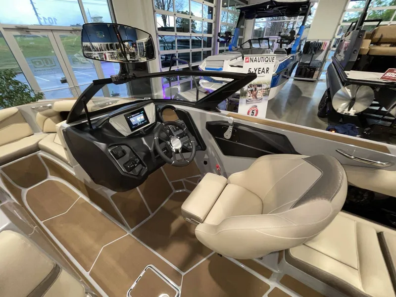 Slide: The Image of Supreme S220 2026 - 12