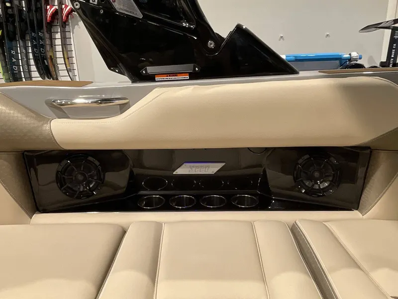 Slide: The Image of Supreme S220 2026 - 22