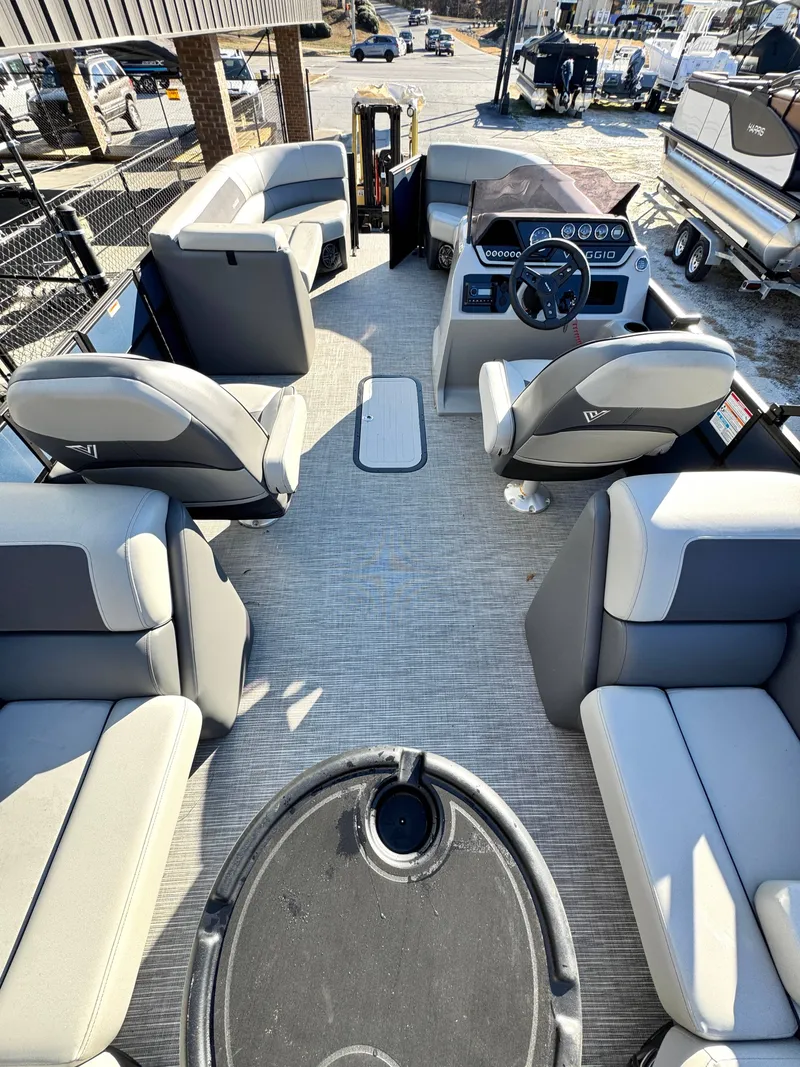 Slide: The Image of Viaggio V22U 2025 - 5