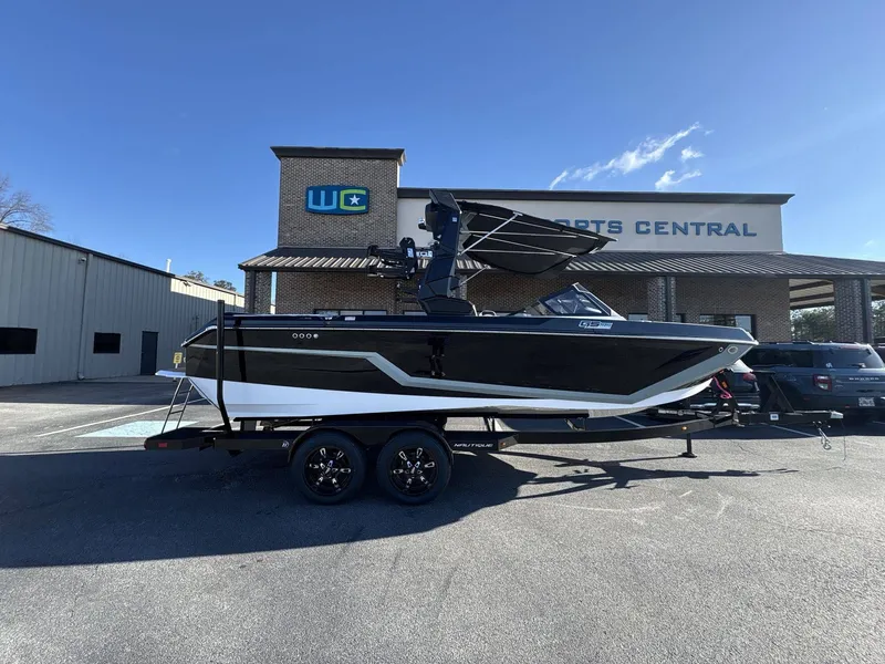 Slide: The Image of Nautique Super Air Nautique GS22 2026 - 16