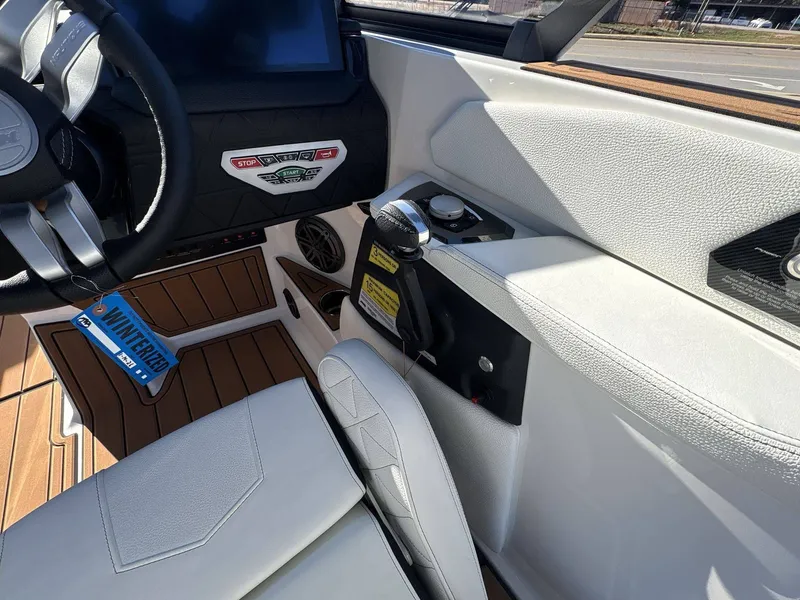 Slide: The Image of Nautique Super Air Nautique GS22 2026 - 21