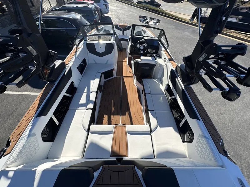 Slide: The Image of Nautique Super Air Nautique GS22 2026 - 26