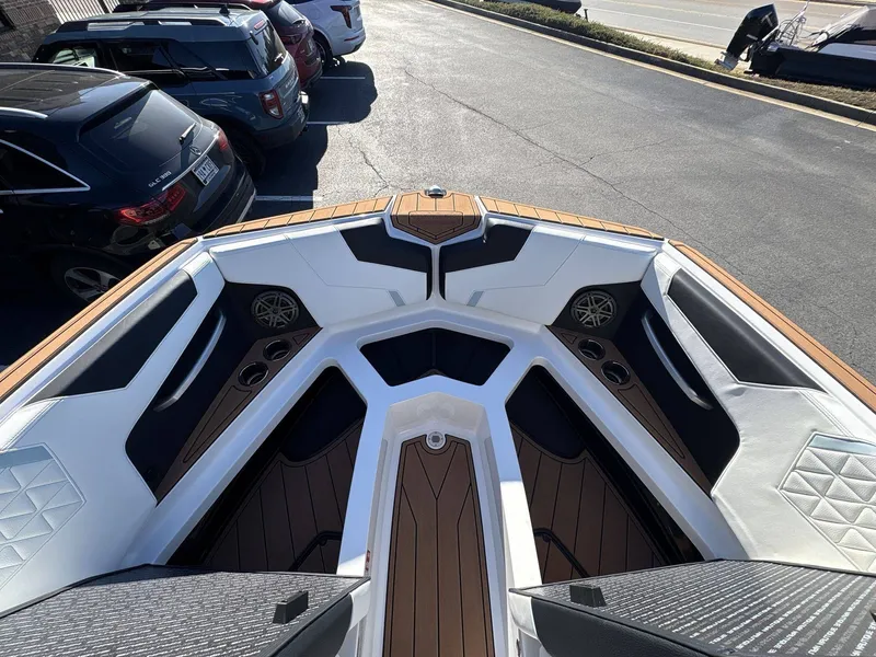 Slide: The Image of Nautique Super Air Nautique GS22 2026 - 27