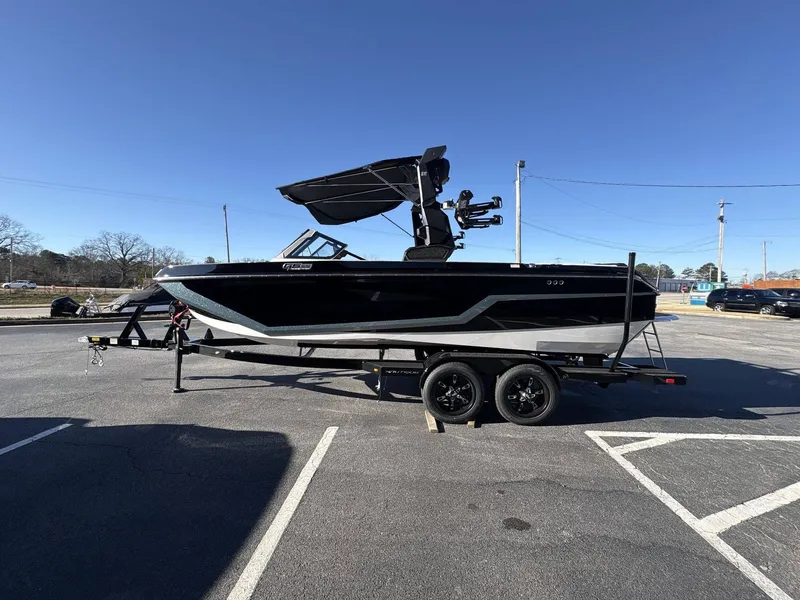 Slide: The Image of Nautique Super Air Nautique GS22 2026 - 3