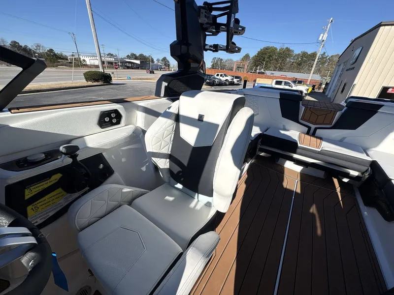 Slide: The Image of Nautique Super Air Nautique GS22 2026 - 30