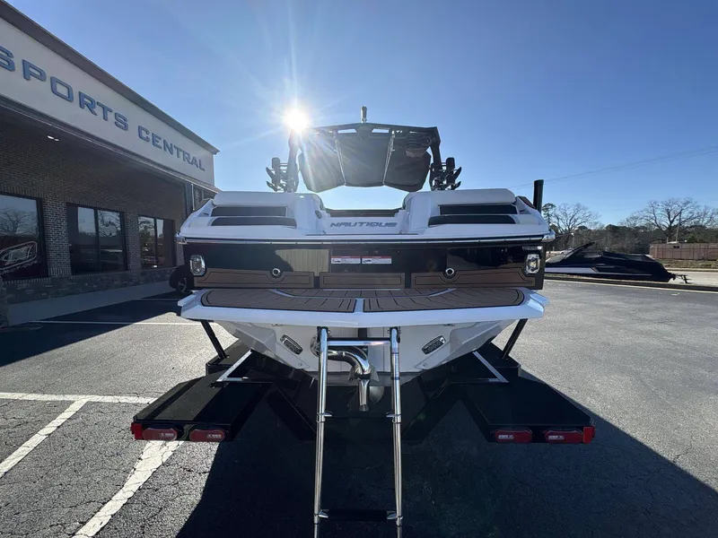 Slide: The Image of Nautique Super Air Nautique GS22 2026 - 8