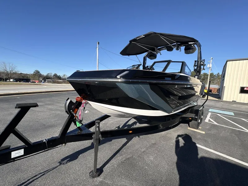 Slide: The Image of Nautique Super Air Nautique GS22 2026 - 9