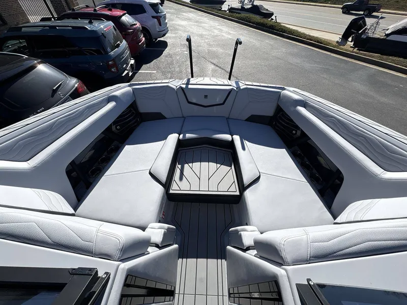 Slide: The Image of Nautique G23 2026 - 33