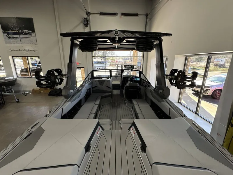 Slide: The Image of Nautique Super Air Nautique S23 2026 - 15