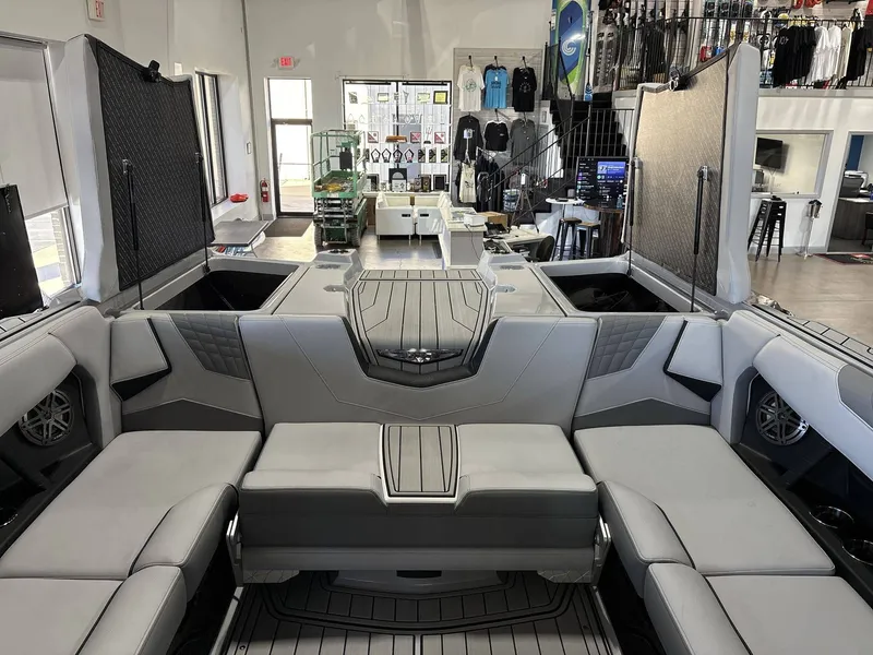 Slide: The Image of Nautique Super Air Nautique S23 2026 - 22