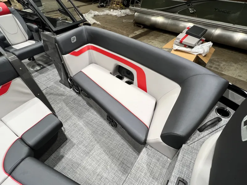 Slide: The Image of Princecraft Ventura 230 WRL Deckboat & Mercury 4-Stroke EFI 2026 - 10