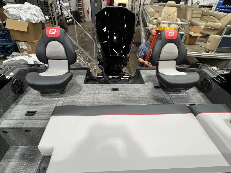 Slide: The Image of Princecraft Ventura 230 WRL Deckboat & Mercury 4-Stroke EFI 2026 - 19