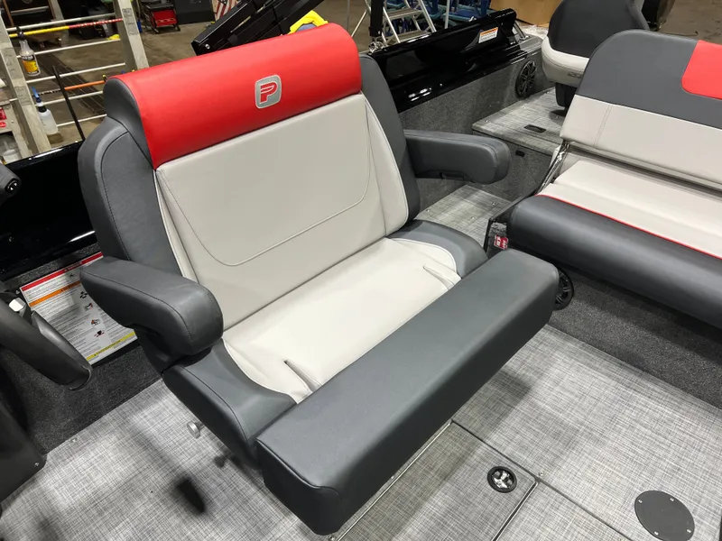 Slide: The Image of Princecraft Ventura 230 WRL Deckboat & Mercury 4-Stroke EFI 2026 - 28