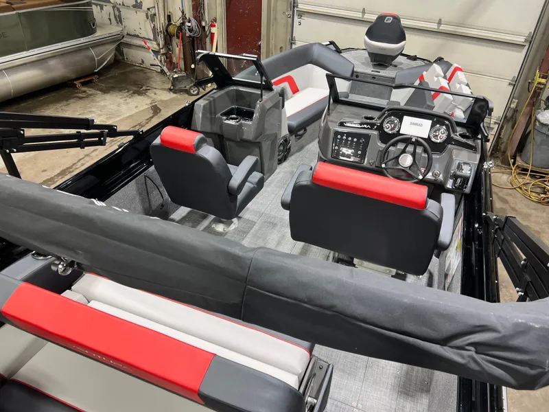 Slide: The Image of Princecraft Ventura 230 WRL Deckboat & Mercury 4-Stroke EFI 2026 - 40