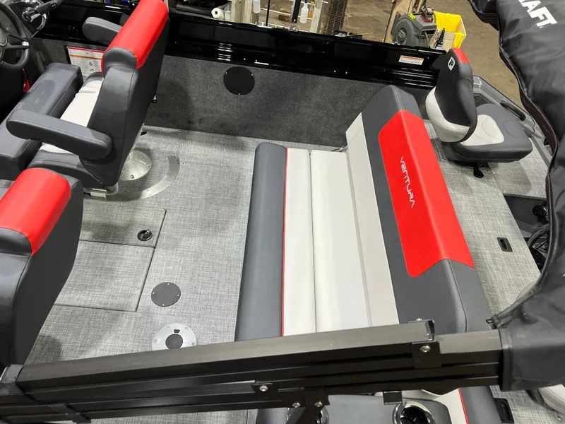 Slide: The Image of Princecraft Ventura 230 WRL Deckboat & Mercury 4-Stroke EFI 2026 - 5