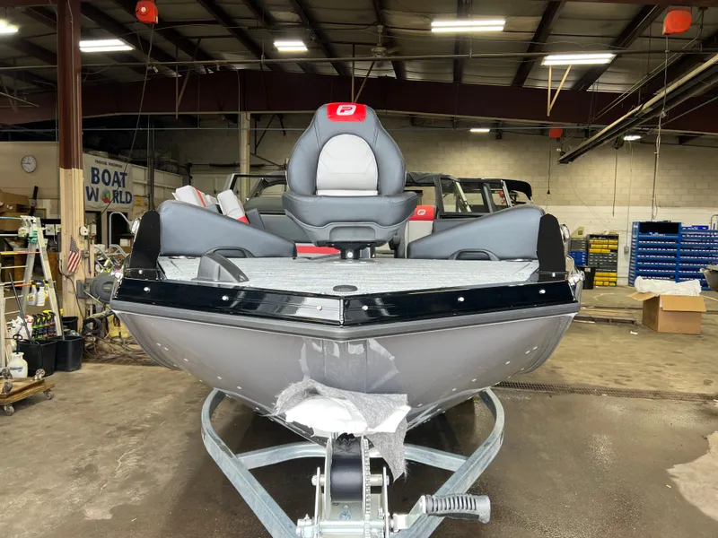 Slide: The Image of Princecraft Ventura 230 WRL Deckboat & Mercury 4-Stroke EFI 2026 - 50