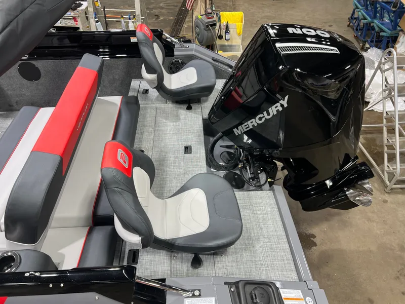 Slide: The Image of Princecraft Ventura 230 WRL Deckboat & Mercury 4-Stroke EFI 2026 - 6