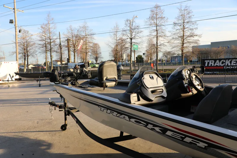 Slide: The Image of Tracker 190 2024 - 10