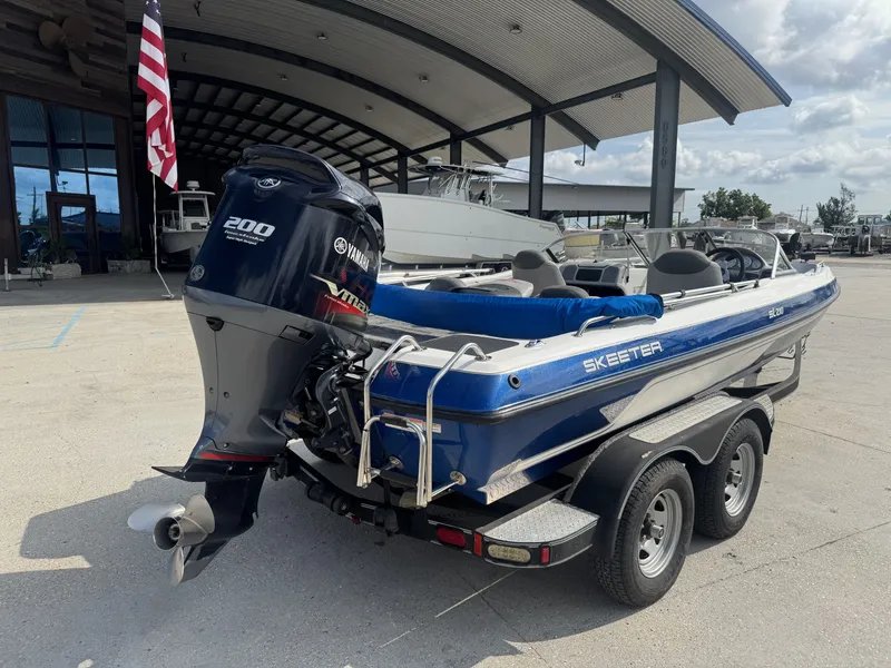 Slide: The Image of Skeeter SL 210 2012 - 3