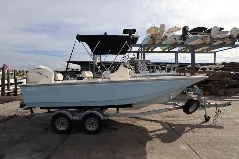 Slide: The Image of Boston Whaler 190 Montauk 2026 - 5