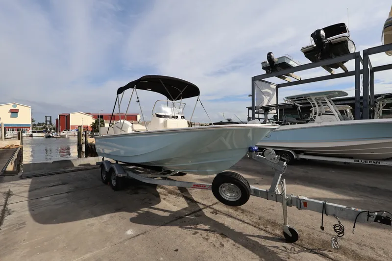 Slide: The Image of Boston Whaler 190 Montauk 2026 - 6