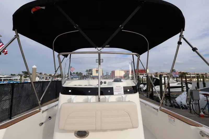 Slide: The Image of Boston Whaler 190 Montauk 2026 - 9