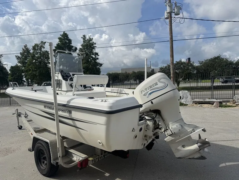 Slide: The Image of Hydra-Sports 18 2000 - 13