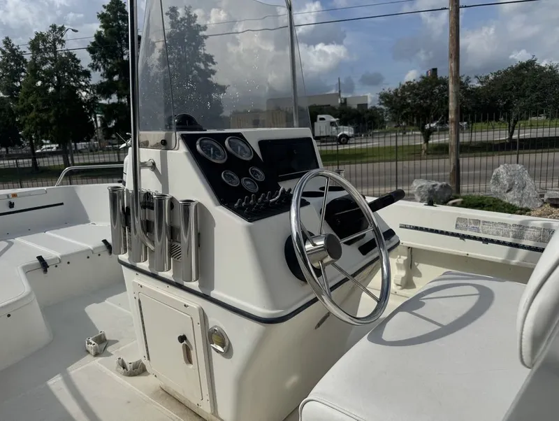 Slide: The Image of Hydra-Sports 18 2000 - 5