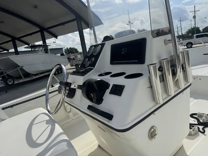 Slide: The Image of Hydra-Sports 18 2000 - 8