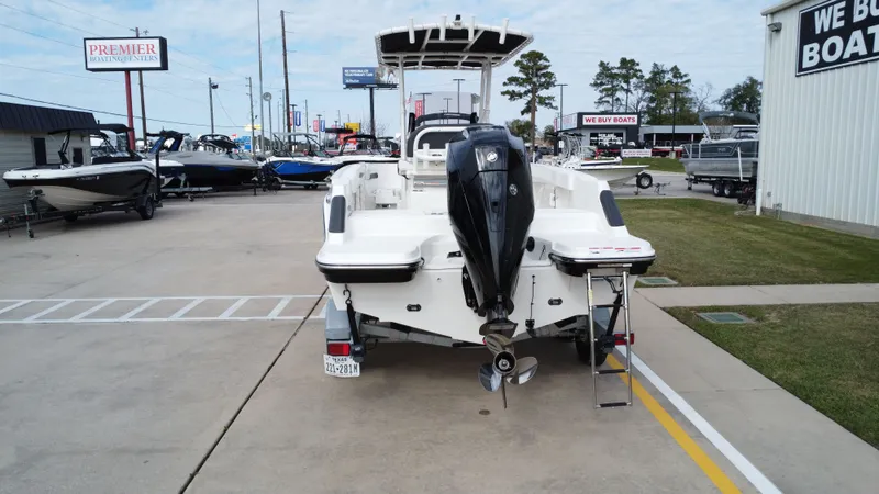 Slide: The Image of Bayliner T-22 2022 - 5