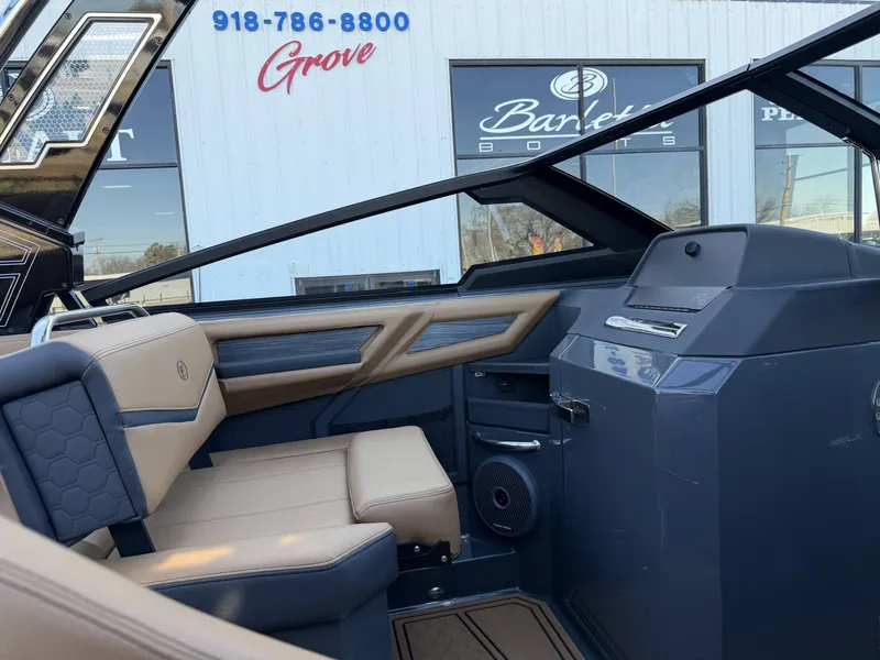 Slide: The Image of Cobalt R6 Surf 2026 - 15