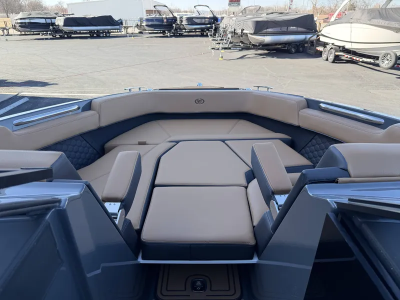 Slide: The Image of Cobalt R6 Surf 2026 - 17