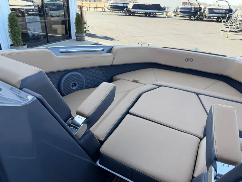 Slide: The Image of Cobalt R6 Surf 2026 - 18