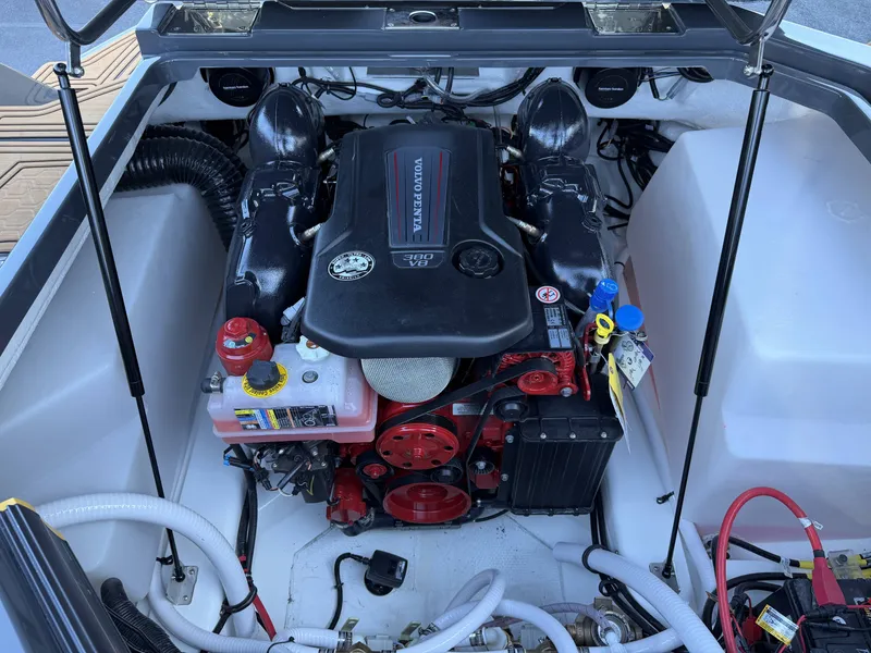 Slide: The Image of Cobalt R6 Surf 2026 - 22